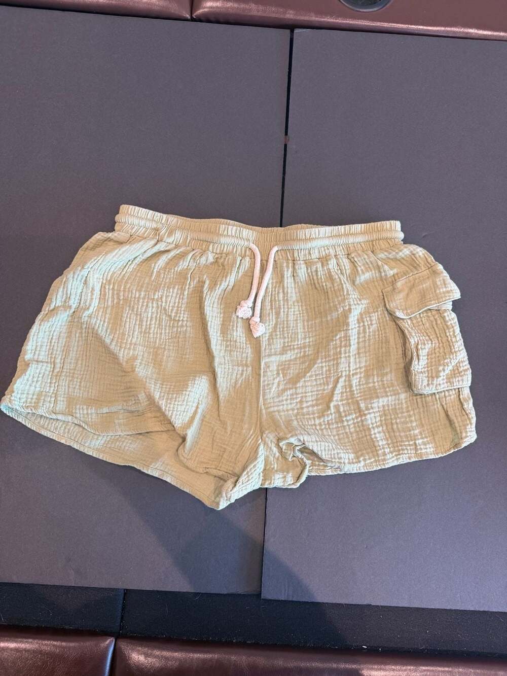 Le Lis Gauze Cargo Shorts Size M Green